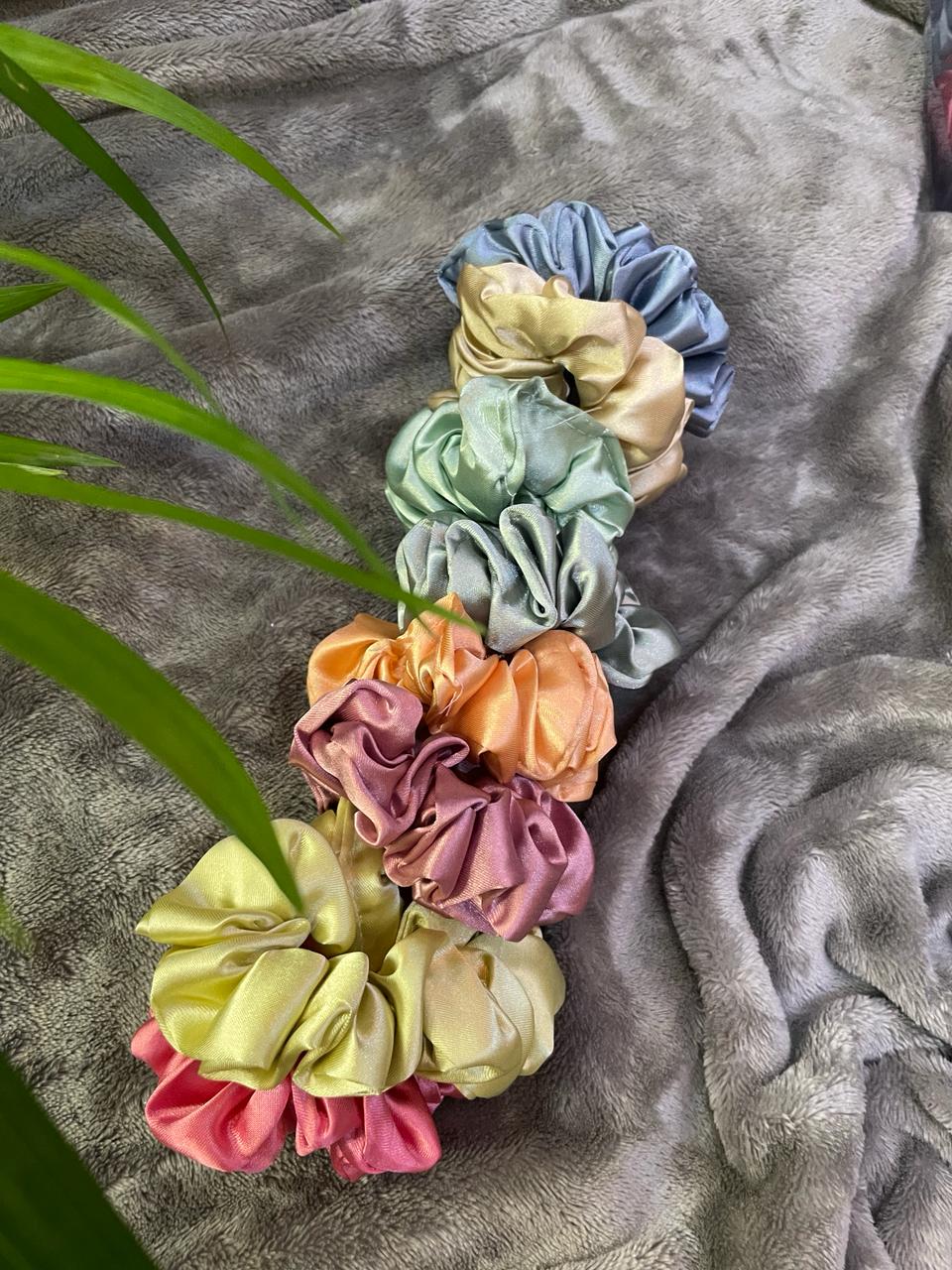 Multicolor Pure Silk Scrunchies Hair Tie Elastic Large Hair Bands Set Hair Band (Multicolor)