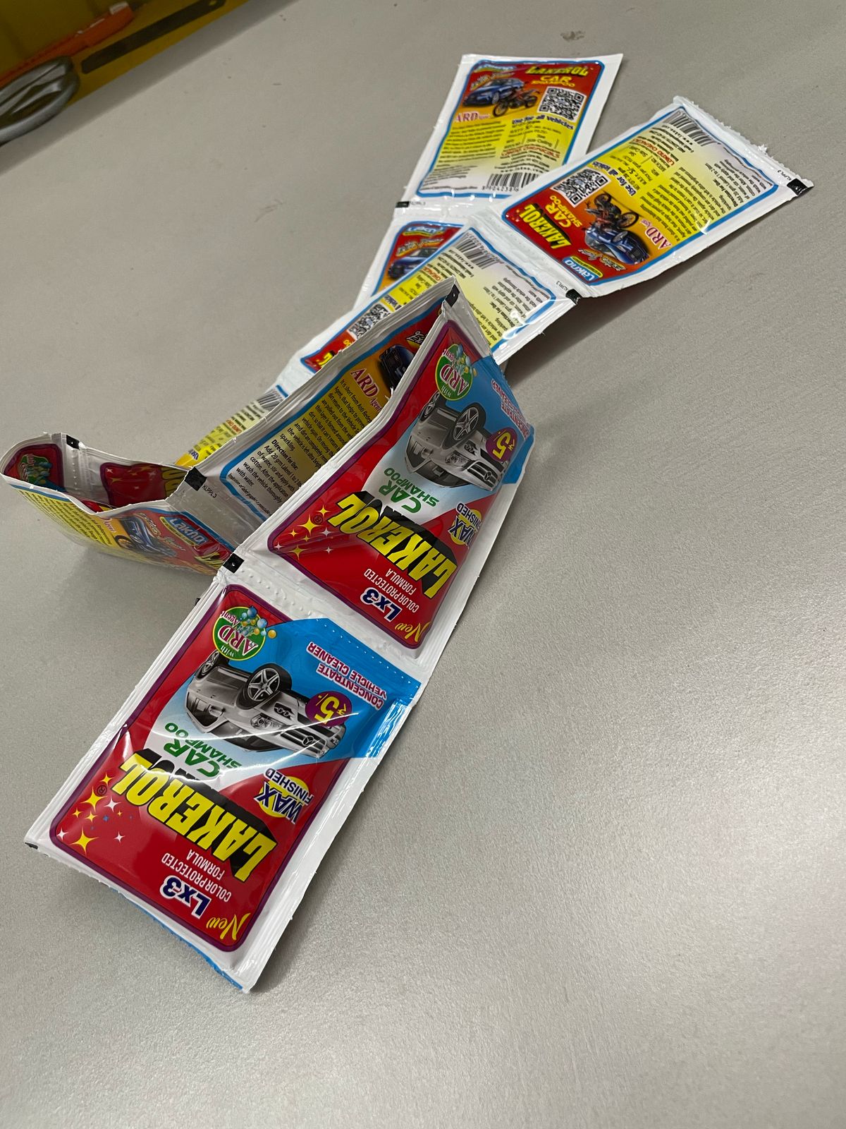 Lakerol wax finished car shampoo all vehicle use this item Lx3 color protected formula (Pack of 64 pieces)