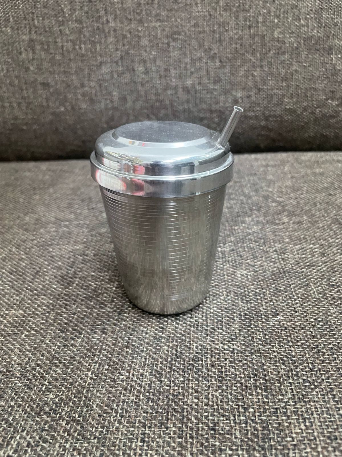 Sports-Themed Divided Dinner Plate, 5 Compartments, 30 x 50 cm, red Camouflage Border with steel strow glass